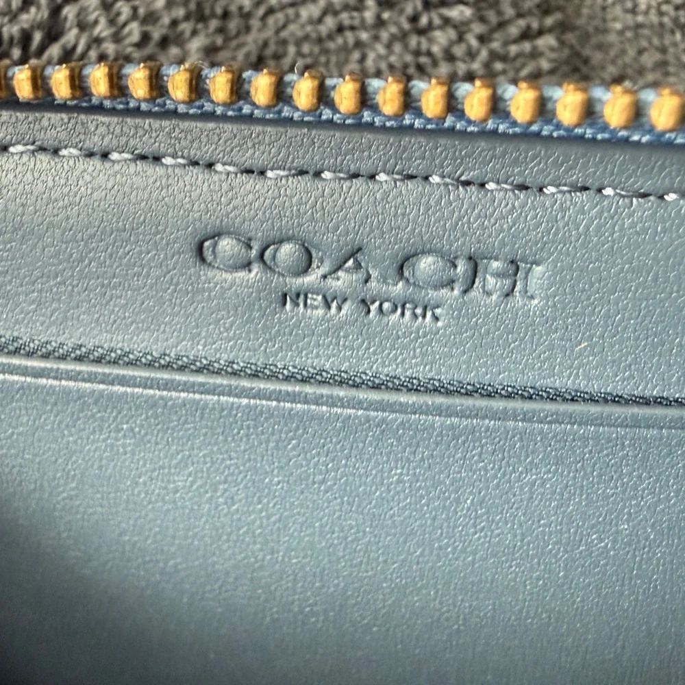 Coach denim zip card case NWT - Picture 7 of 7